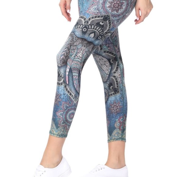 EVCR Capri Leggings in Smoky Gray Camo - Picture 5 of 5